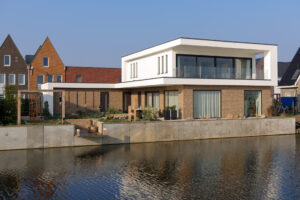 exclusieve villa stucwerk kubistisch metselwerk laak Amersfoort profel kozijnen